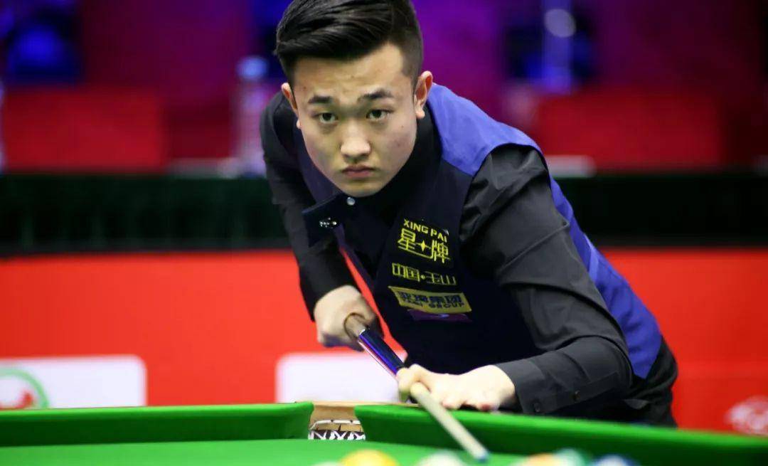 强调两翼的 强调两翼的