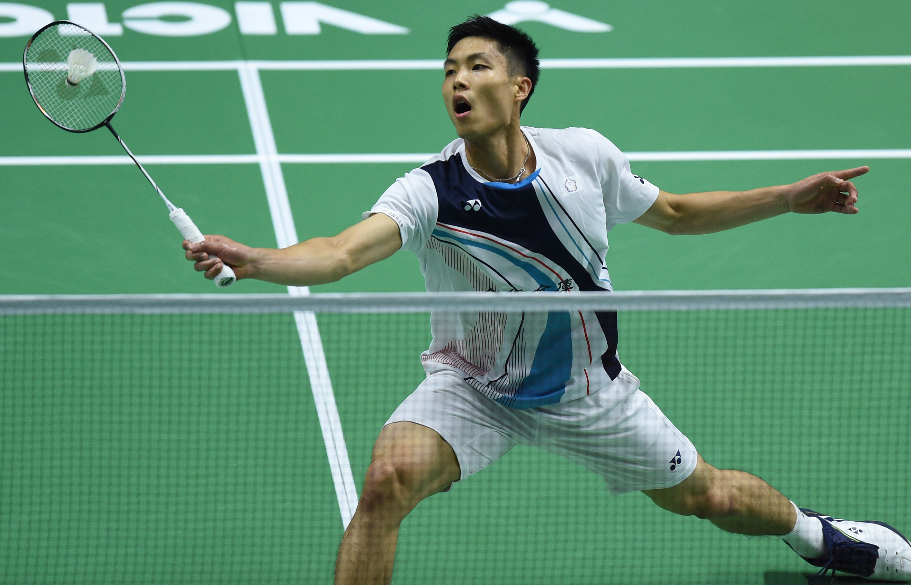 谁就更接近 谁就更接近